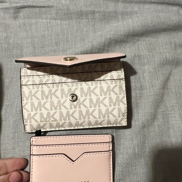 Michael Kors Crossbody set - Picture 6 of 6